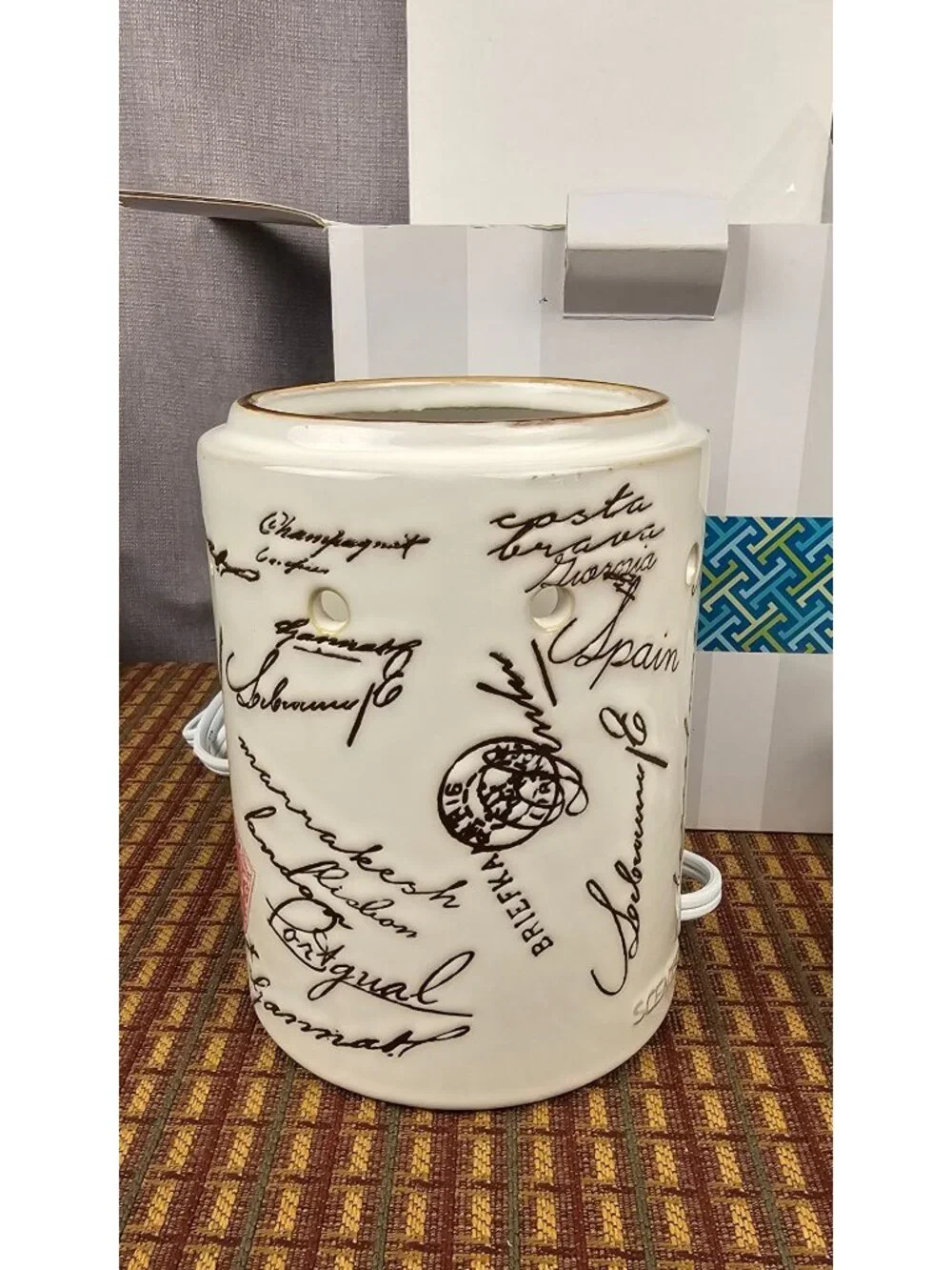 Scentsy Passport Wax Warmer & Base - Travel-Themed Design - New Open Box
